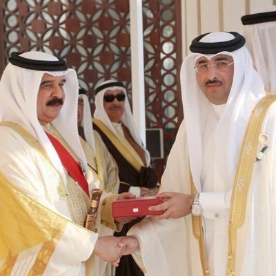 ..سيف من سيوف ملك #البحرين #حمد_بن_عيسى #ناصر_بن_حمد قدوتي.. حاصل على وسام العمل الوطني من الدرجة الاولى.. أغرد دفاعا عن ديني ووطني وقيادتي..ارائي تمثلني شخصيا