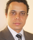 MBA em Projetos, Logística e Negócios, Administrador em Comércio Exterior. Professor de Pós-Graduação e Diretor da Empresa Atus Negócios Internacionais