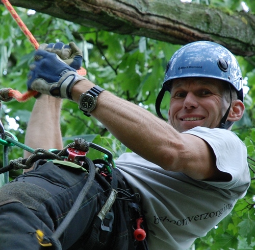 HindryBos's profile picture. Sportief ondernemende klimmende bomengek met hart van hout die van hobby werk heeft gemaakt Europees gecertificeerd Boomverzorger