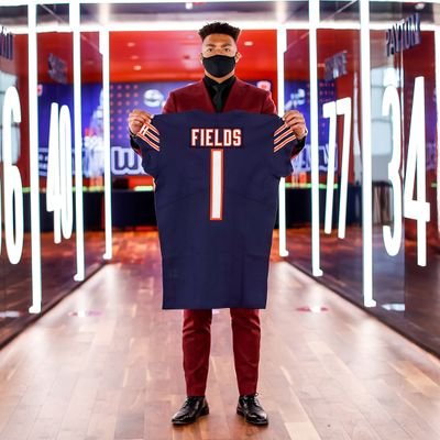Fieldsfanpage1's profile picture. ~Justin Fields Fan Page!! 💪🏽❤
#chicagobears •♡