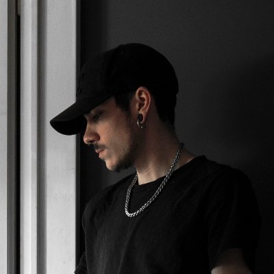 Roberto_Fueyo's profile picture. Fotógrafo, filmmaker, diseñador en proceso y fundador de Capture Audiovisual y Quimera 🎥