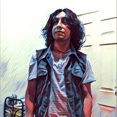 Lic. en Psicología/ Guitarrista y futbolista de pasión/
