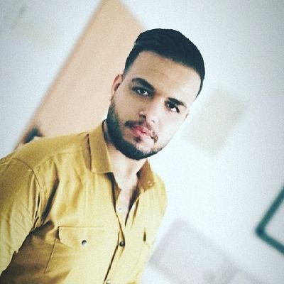 مسلم العقيدة،عروبي القومية ، انساني البعد...
⏺نحن من وطنٍ إن اوجعنا و أبكانا و شردنا و آوانا وليلُ النهار اصامنا فلن ترى علمه في يدينا يُقتلُُُ🇵🇸
