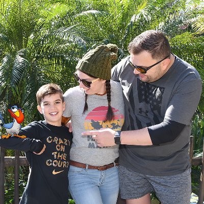 A book loving, story reading, shelfie taking husband of wife. Addicted to bookstagram and love to connect and chat all things bookish :)