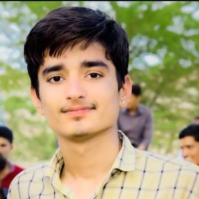उम्र कुछ नही करती साहब...
कर्म हैसियत बनाते है...!!