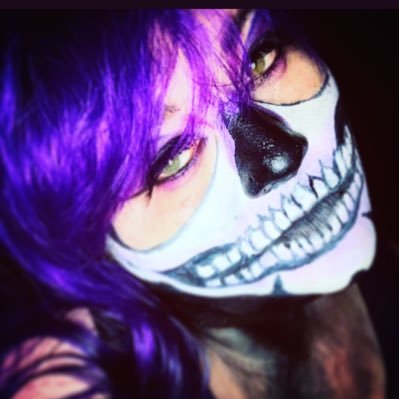 Psychobeotch666's profile picture. A student at UoP, home maker, artistically multi-talented, and loves to cook, and garden obviously hehe.