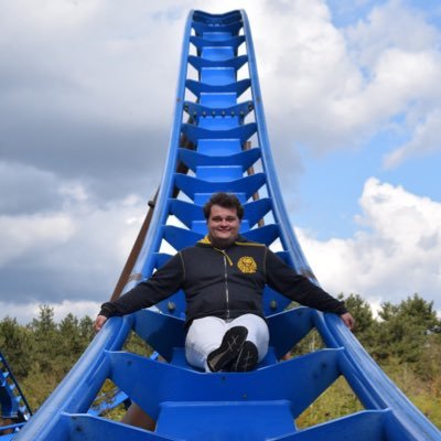 Pretpark liefhebber, video maker en podcaster bij Themepark Adventures.