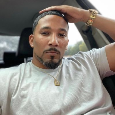 JamesWi20287358's profile picture. 