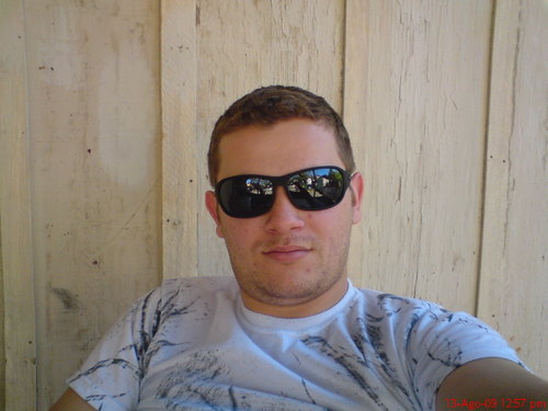 Sou bastante simples apreciador de um bom futebol e uma cerveja gelada, gosto de ficar em casa e sempre conectado com a família!!!!!!!!!!!!!