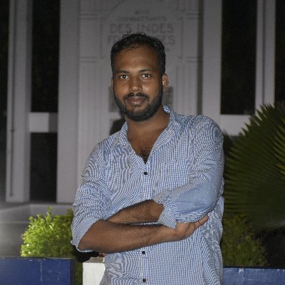 VIVEKKU93480016's profile picture. 