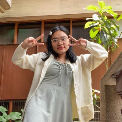 imaginetheluna's profile picture. ikaw ang diyos at hari ng iyong mundo.