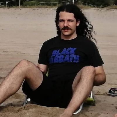 paulmart97's profile picture. Thereminista profesional.