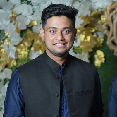 খুব ছোট্ট কেউ। নিজেকে নিয়ে যার কোন ইচ্ছা নেই। শুধু স্বপ্ন দেখি দেশটা বদলাবে, চেষ্টা চলছে বদলে দেবার। একদিন #আলো_আসবেই