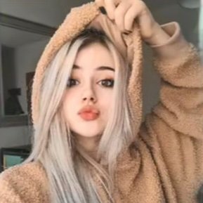RxyaleLia's profile picture. #BLACKLIVESMATTER
Roblox YouTuber 🌸
I’mma need space 🤍