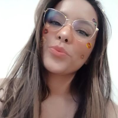carolbastos95's profile picture. 