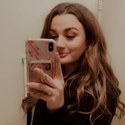 mickeynickyy's profile picture. 27🦁