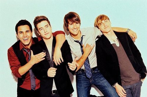 I love and Support @BigTimeRush ! 
QUEREMOS A BTR EN MEXiCO (yn) Please Follow me :)