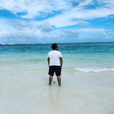 AnDa2705's profile picture. ⚽🎸🏎️