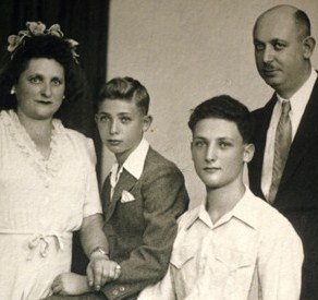 yhphoto's profile picture. art &amp; photography,travel &amp; home as castle,Ecclesiastes  &amp; moderna,science &amp; every day life,alone &amp; together.