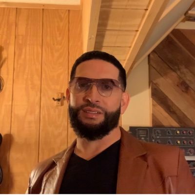 Multimedia Consultant I Executive I Entrepreneur I Producer 🙏🏽 Believer, Husband, Father 🙏🏽 Entertainment-Music-Publishing-Philanthropy-Crypto $HBAR #HBAR