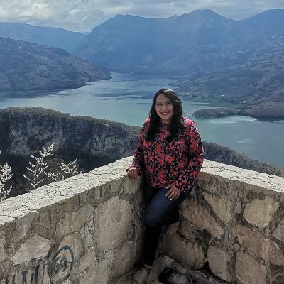 moxitame's profile picture. La vida sigue su curso, tú toma parte de ella.