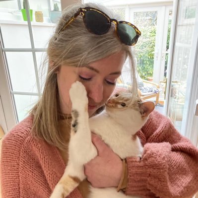 💁🏼♀️30. 👩🏼💻 Software developer. 🧵 Cross-stitcher. she / her