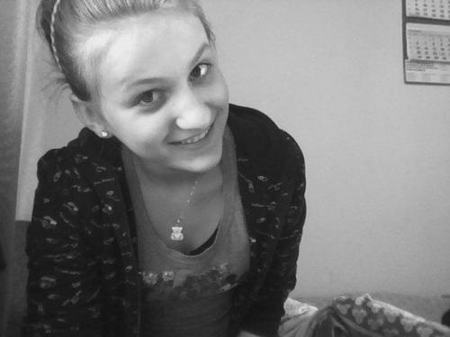 ojeeej . Justyna, 13 years . love volleyball , basketball , american tv and thinkin` !  :D