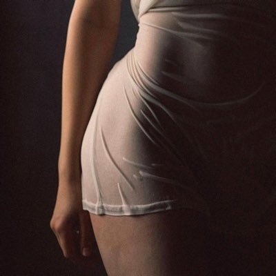 k1774938490's profile picture. 宝藏声优御姐不是喘那么简单 喜欢被控制或者羞辱或者反差吗？ 1v1🦢：1774938490 1639634670拯救每一个难以启齿的癖好 热爱投喂 💰200/20分钟 🛰️🚪99