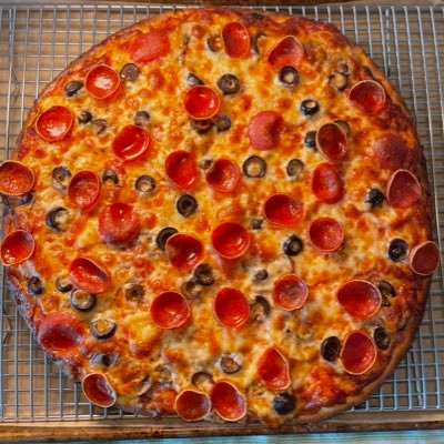 pizzapityparty's profile picture. The bio is the most difficult part, ask anybody.