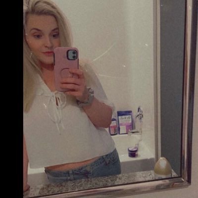 stacefaceart's profile picture. Just a struggling artist with a passion for creating! ✌🏻🌻☯️🖌☮️🌻✌🏻Art jewelry decor and more! https://t.co/UHQFj8mj0i