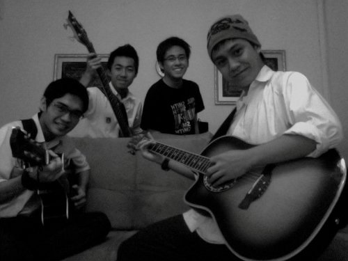 Alternative rock band from Kuala Belait, Brunei. @wafijamil, @saaaf15, @Nury297, Ajid.