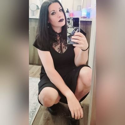 🖤coffee
🖤horror
🖤animals
🖤Halloween
🖤all weird things
🖤outdoors