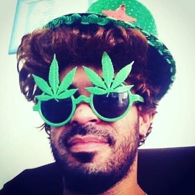 “eu sou apenas um rapaz latino americano sem dinheiro no banco. sem parentes importantes e vindo do interior.”