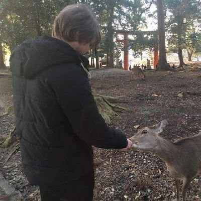 amidnightstroll's profile picture. Keeping my feet on the ground