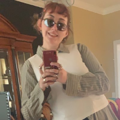 ripchrisfarley's profile picture. no:):(