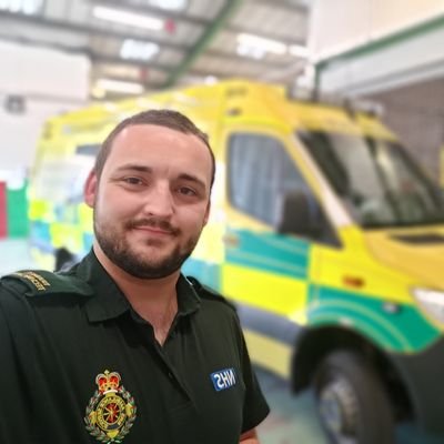 Ambulance Technician/AAP based at Shrewsbury Hub 🩺 | Previously NEPTS and HDU 🚑 | #MentalHealthMatters | Passionate about ongoing CPD, Welsh and proud