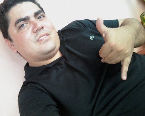 Vivo cada dia em busca da felicidade...