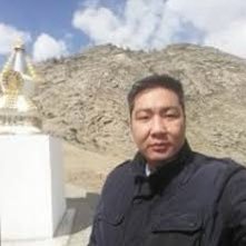 uxerchin's profile picture. Малын нас, зүс мэддэг над шиг хүн орчлонд олдохгүй