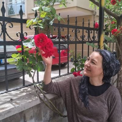 HuriyeCetindag's profile picture. Ne zamanı durdurabilmek mümkün ne de geri alabilmek mümkün.. gelip geçiyor işte ömür dediğin...