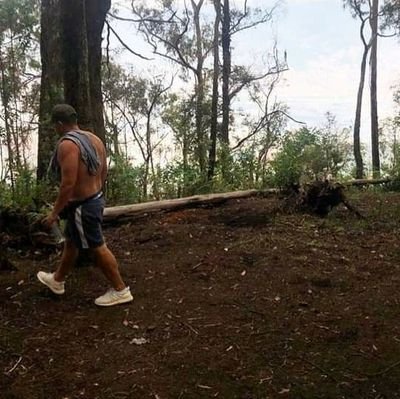 La vida es simple, pero insistimos en hacerla complicada,
Comienza el día con una sonrisa, dibújala, créala, píntala no importa cómo,solo vístete con ella.❤️💙