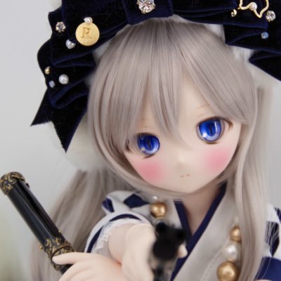 プロデューサー兼ドールのオーナーさんに。もふもふなお狐さんたち(MDD)の可愛さをどう伝えるか試行錯誤中。お狐さんたちについてはroomに登録してみましたのでリンク先から見てみてください。最近兎さんが加わりました。