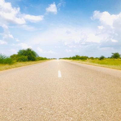 محكوم على الإنسان أن يكون حرا، لأنه ما إن يُلقَى به في هذا العالم حتى يكون مسؤولا عن كل ما يفعله.