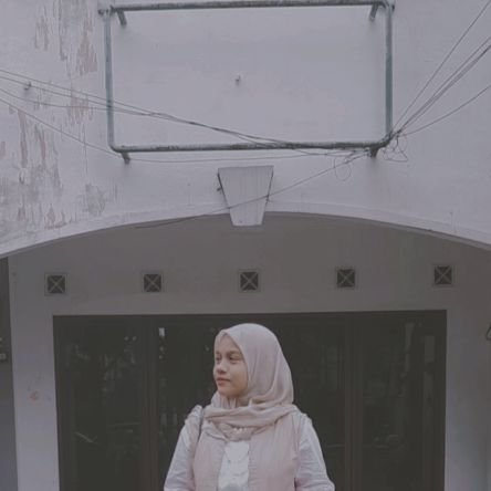 Nbilahrniyah's profile picture. ....