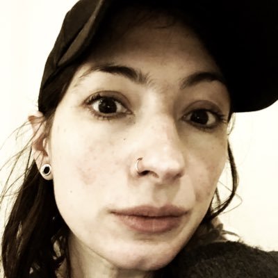 CyndieLea's profile picture. Hänger ibland på Twitter för att knarka nyheter men lyckas aldrig bli aktiv.