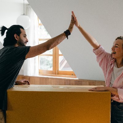 Whether it's personal or business storage, a moving truck and packing supplies; our professionals are standing by to assist you. Friendly, Fast & Affordable!