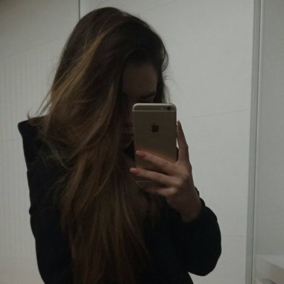 NKlausova's profile picture. Golf🏑 Praha📍1❓💅🏻 napis🤫