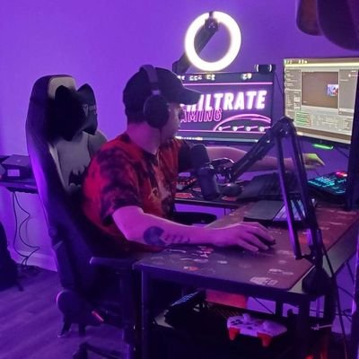 Streamer | Content Creator | https://t.co/pd3EKKhOhr        

I do shenanigans on - Twitch, TikTok, Youtube x2

ALL MY LINKS 👇 💥 115k on TikTok 💥