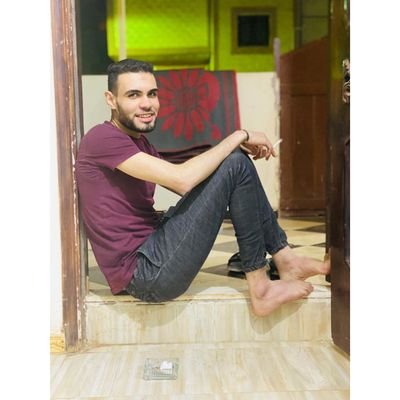 ”كل ألفاظ الوداع مُرّة، والموت مُر، وكل شيءٍ يسرق الإنسان من الإنسان مُر.”