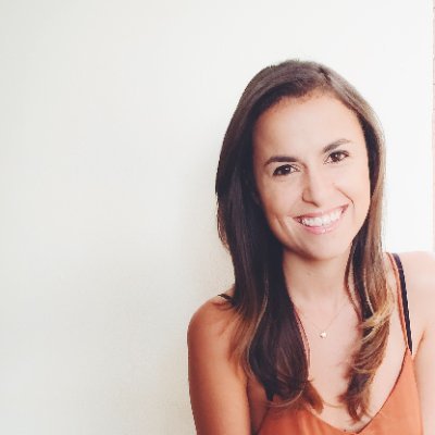 vivicalderon's profile picture. 💼 Consultora en #marketingdigital
🎓 Publicista con Maestría en Administración de empresa.