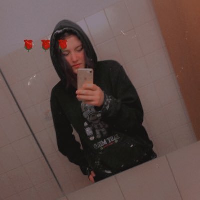 Emogothique mais pas emogirl 18 ans peintre en batiment en couple 🇨🇭